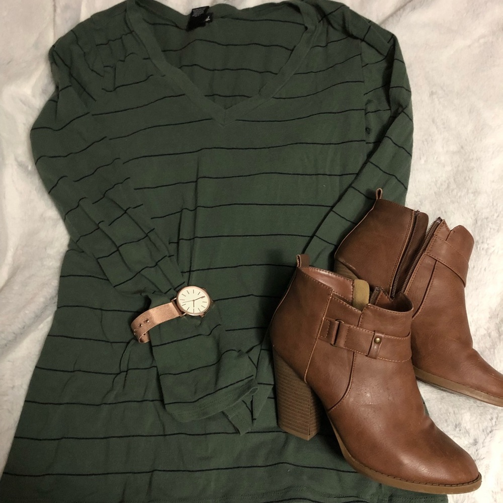 Long sleeve basic striped top! Super comfortable.